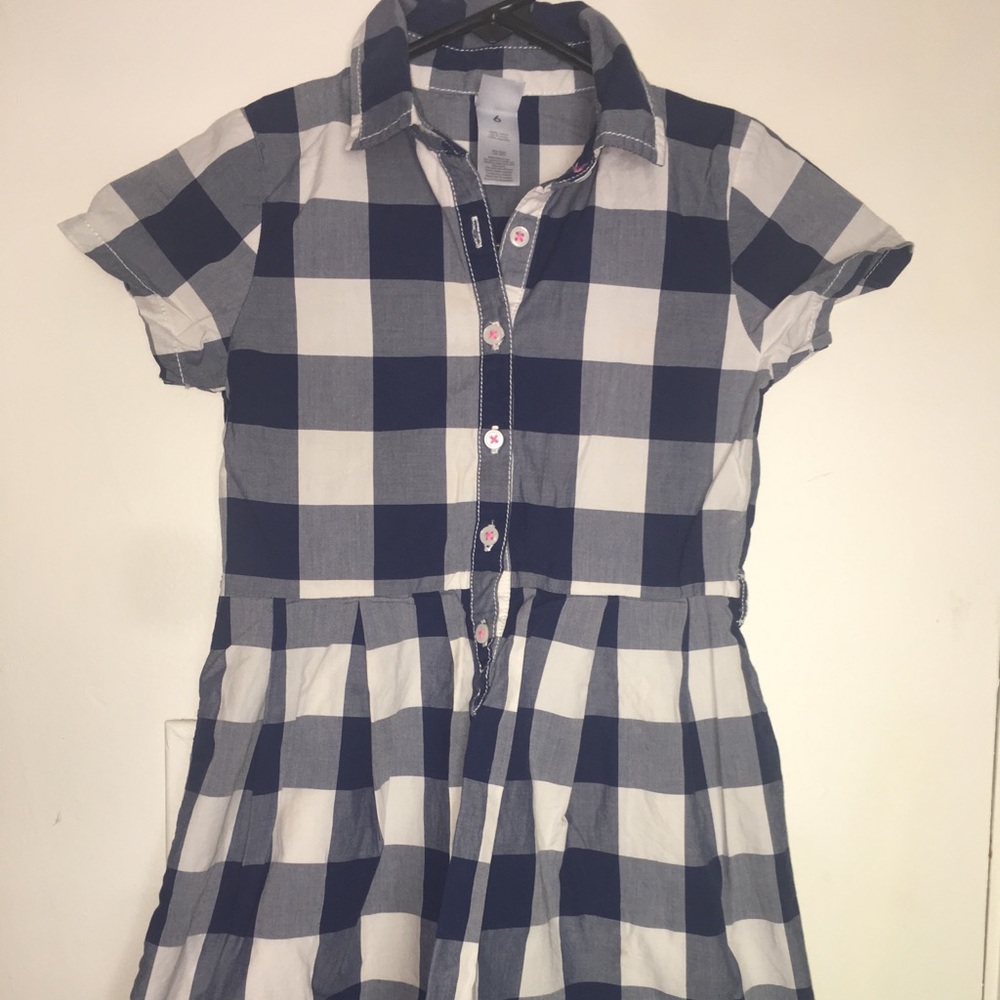 Girls button up dress.  Size 6